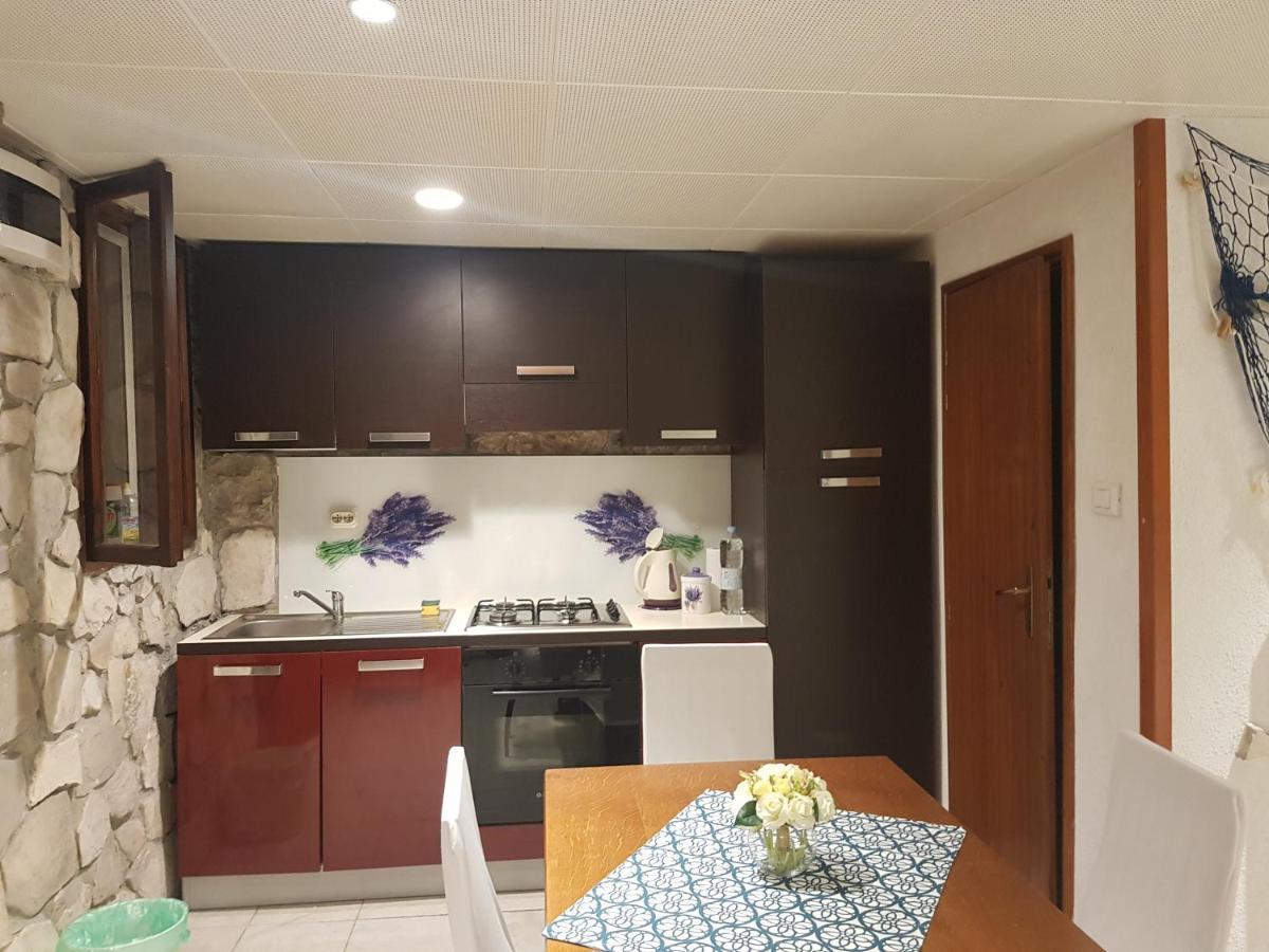 Studio Apartment Jelinek Brela Luaran gambar