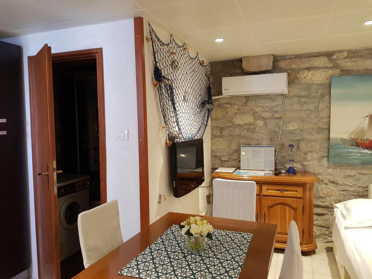 Studio Apartment Jelinek Brela Luaran gambar