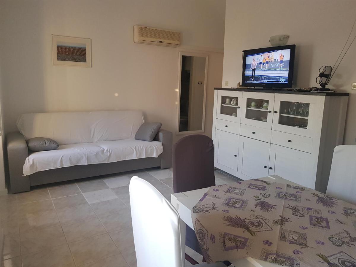 Studio Apartment Jelinek Brela Luaran gambar