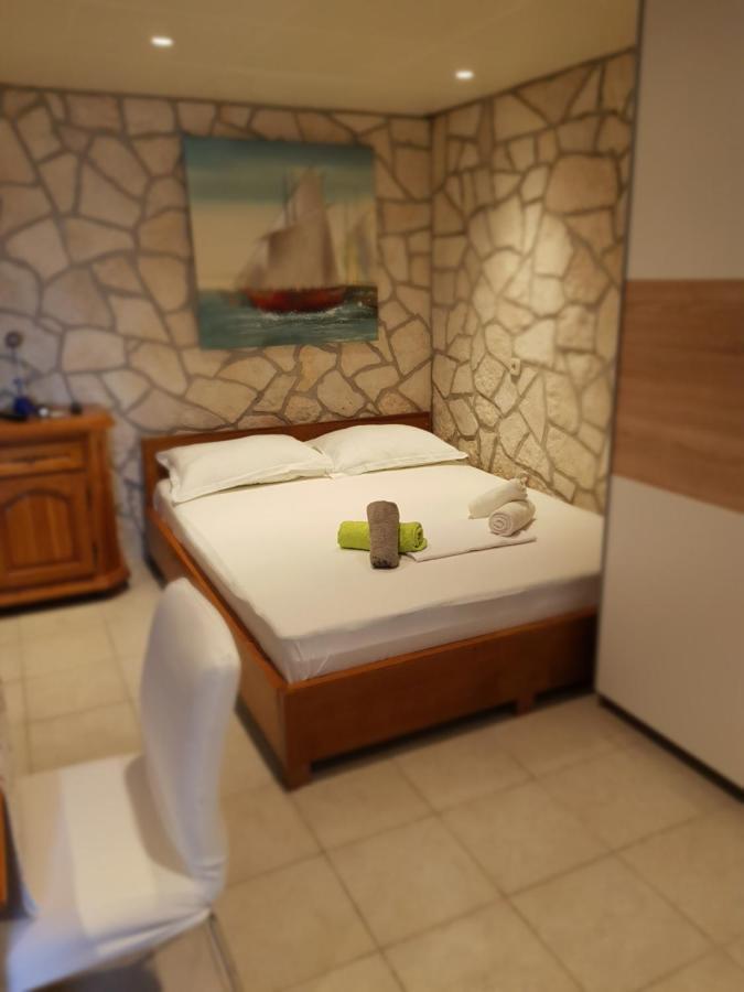 Studio Apartment Jelinek Brela Luaran gambar
