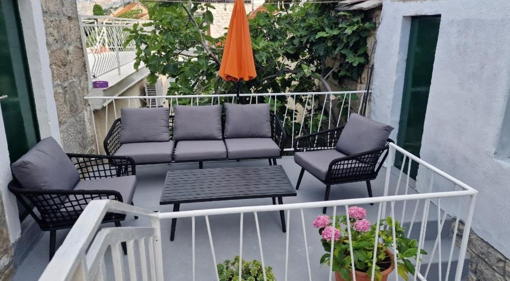 Studio Apartment Jelinek Brela Luaran gambar
