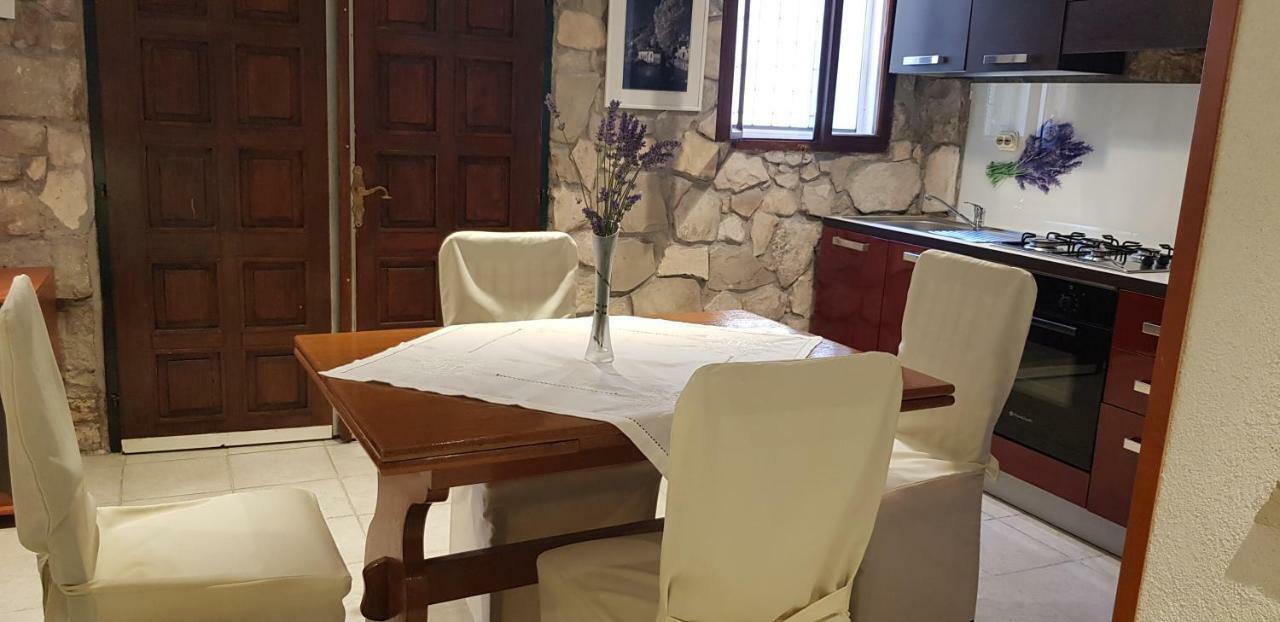Studio Apartment Jelinek Brela Luaran gambar